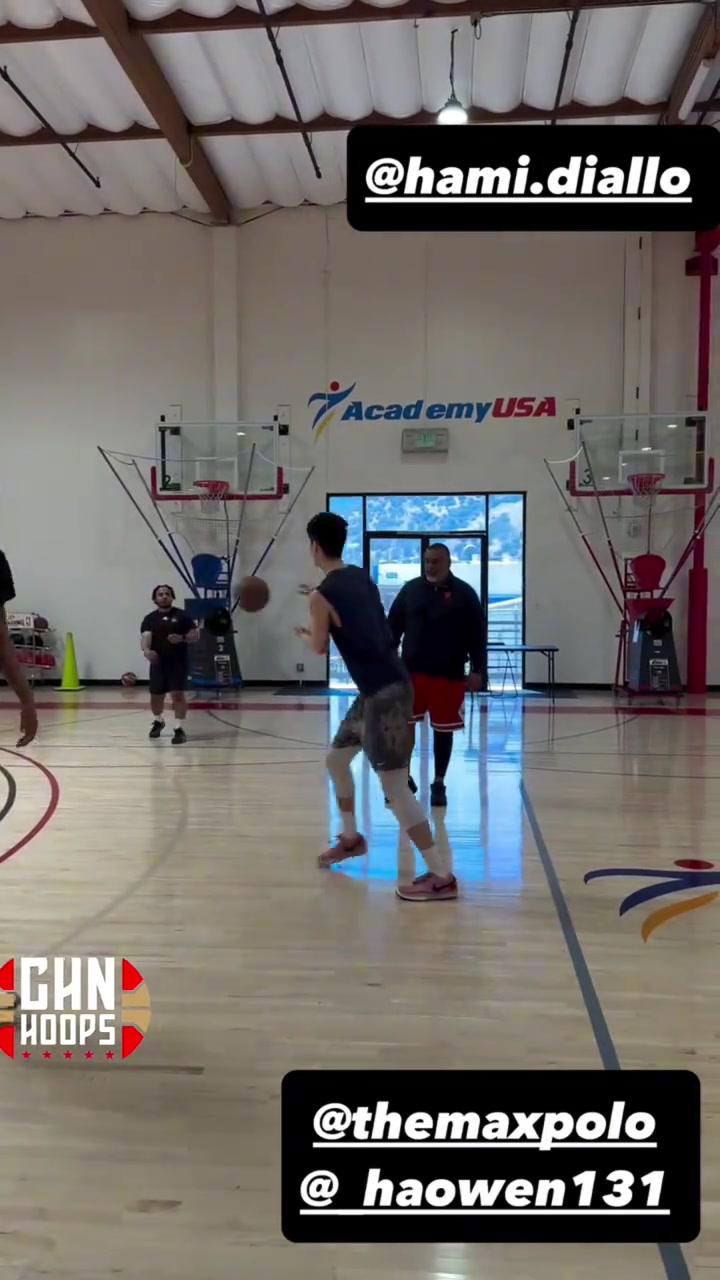 DB真人旗舰看看效果！迪亚洛和郭昊文一起在洛杉矶特训